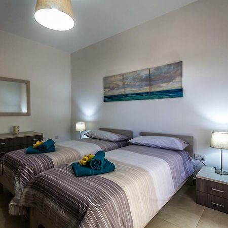 Sunny Modern Apartments Mellieha Bagian luar foto