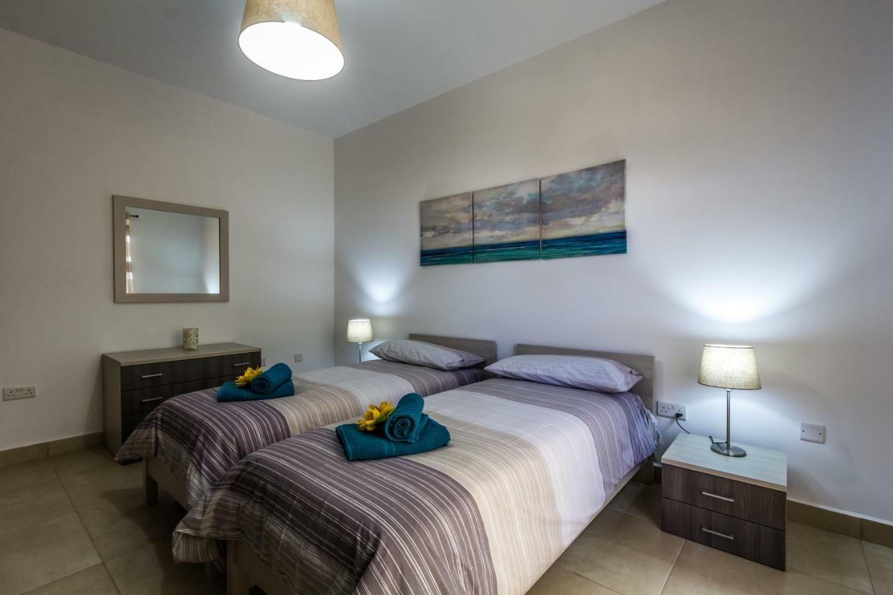 Sunny Modern Apartments Mellieha Bagian luar foto