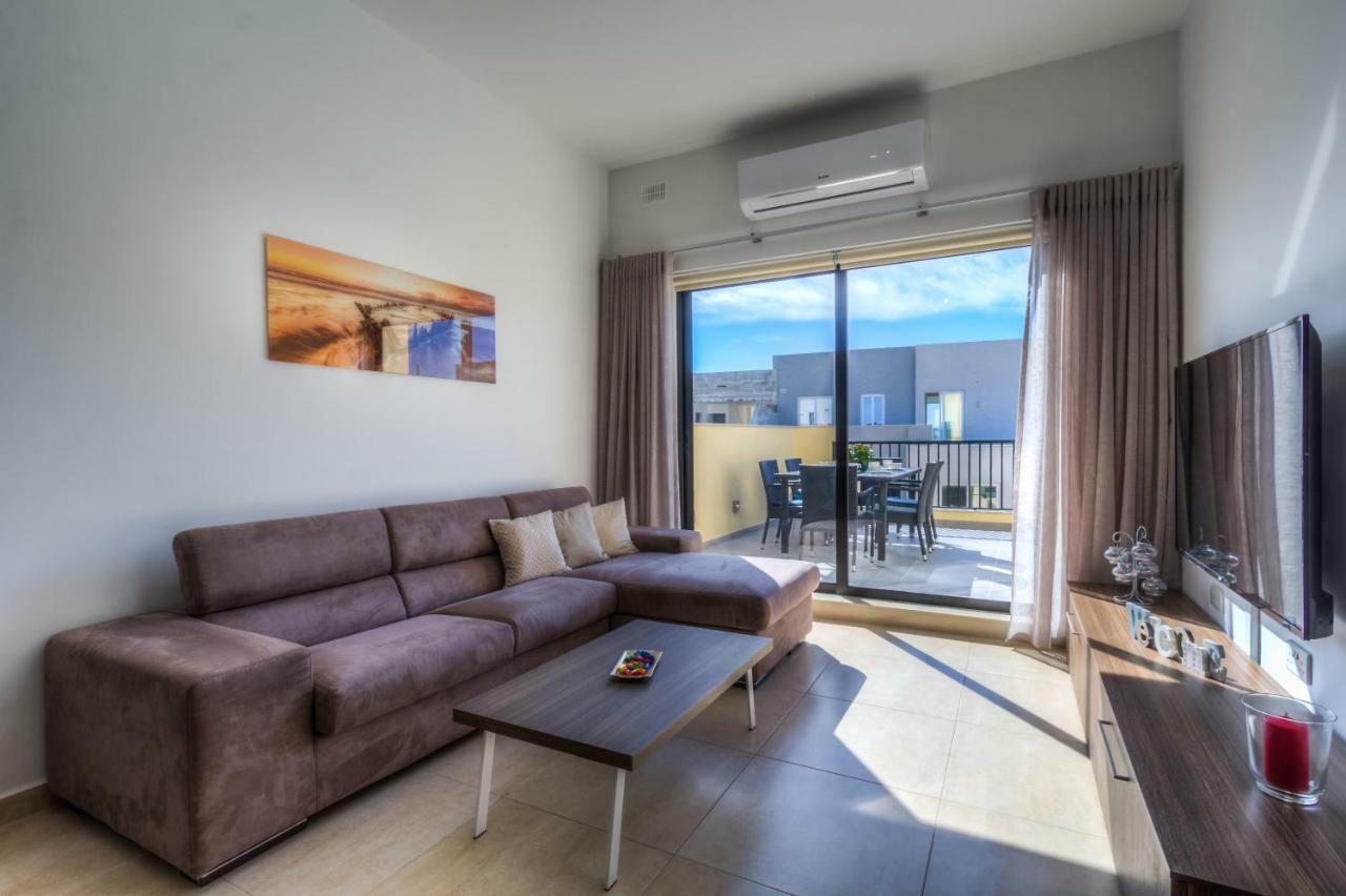 Sunny Modern Apartments Mellieha Bagian luar foto